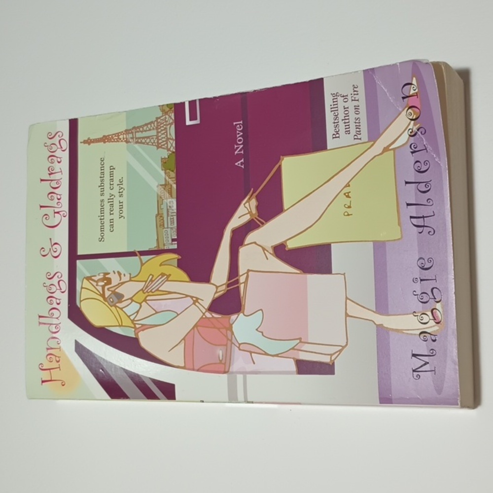 3/$15 Handbags & Gladrags Maggie Alderson Novel Paperback Book 9780425202784